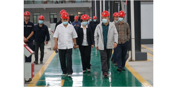 2022-5-10黄学工等省工信厅总工程师、一级巡视员市工信局姚晓丽局长等领导视察万众集团